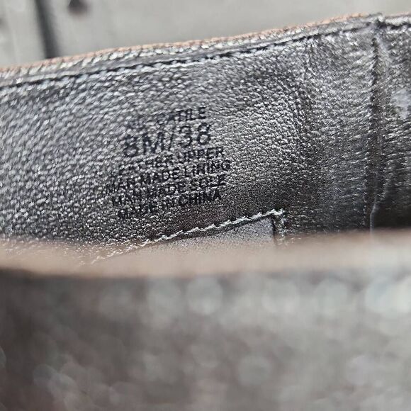 Vince Camuto Catile Pewter Gunmetal Leather Side Zip Ankle Booties Size 8 M - Picture 13 of 13